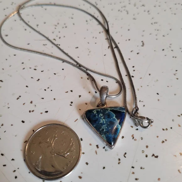 Small Triangle Stone Necklace - Picture 2 of 4